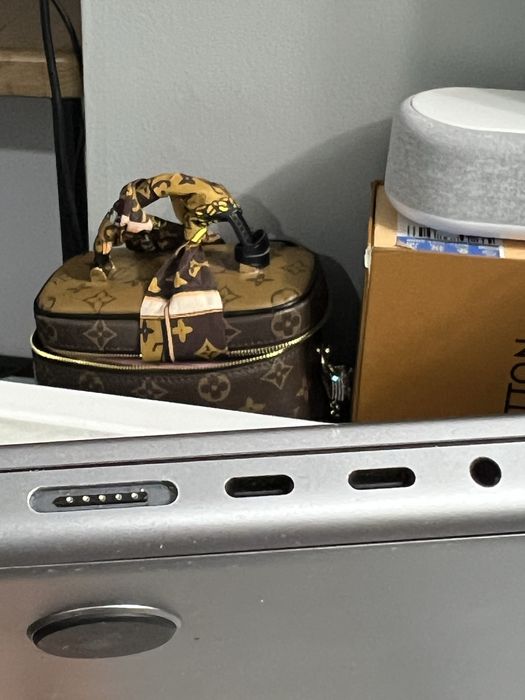 Продам маккбук apple MacBook Pro m1 pro 16 256gb a2779 битий екран