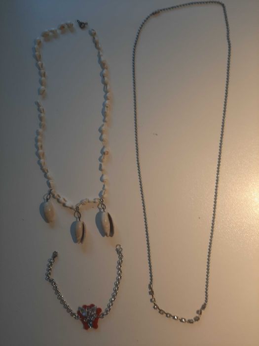 colar de contas com cristais e pulseira
