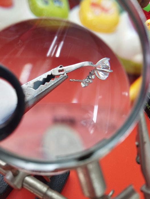 Продам золоті сережки 585 проба, в білому кольорі