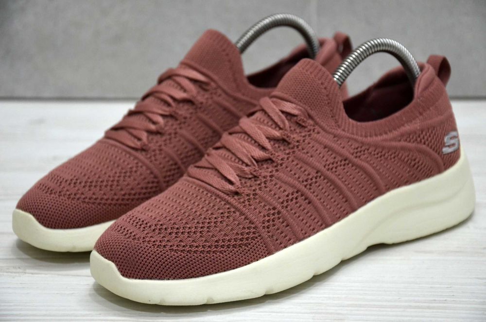 Skechers, оригінал зручні кросівки  39-40