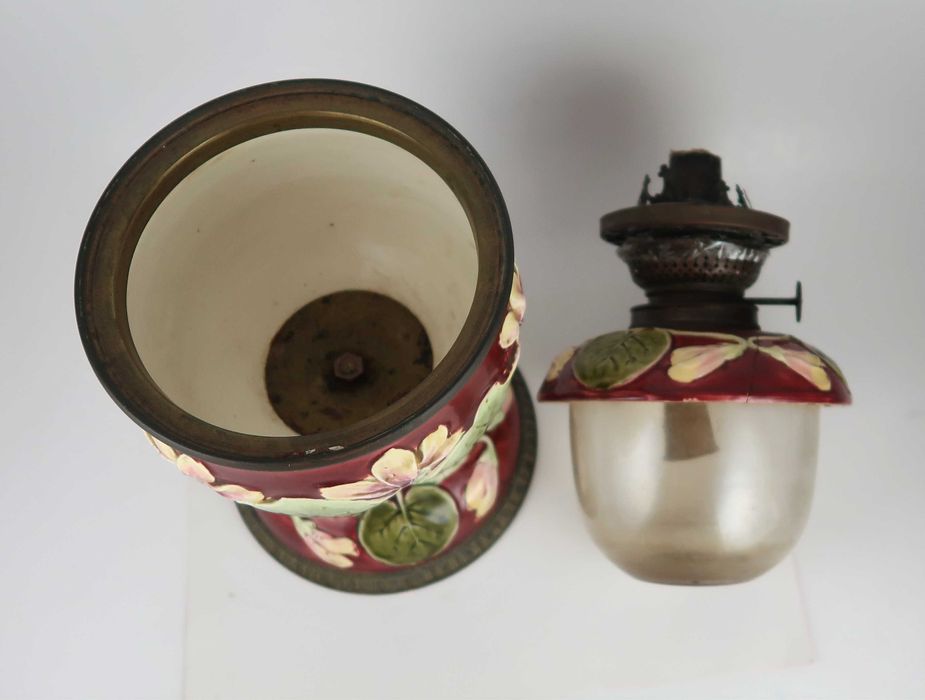 Candeeiro a Petróleo Arte Nova - Cerâmica Majólica Séc. XIX