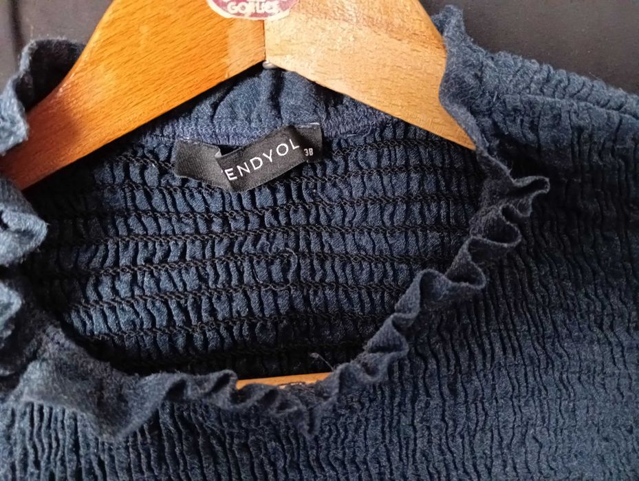 Sukienka z falbanami