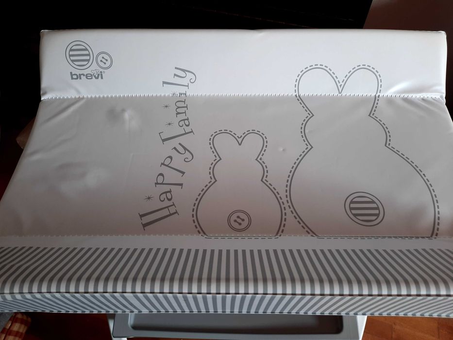 Muda fraldas com banheira bebé