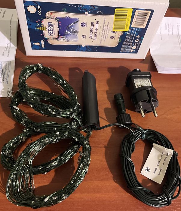 Электрогирлянда Feeria 700 LED 2,5 метра 28 веточек (кінський хвіст)