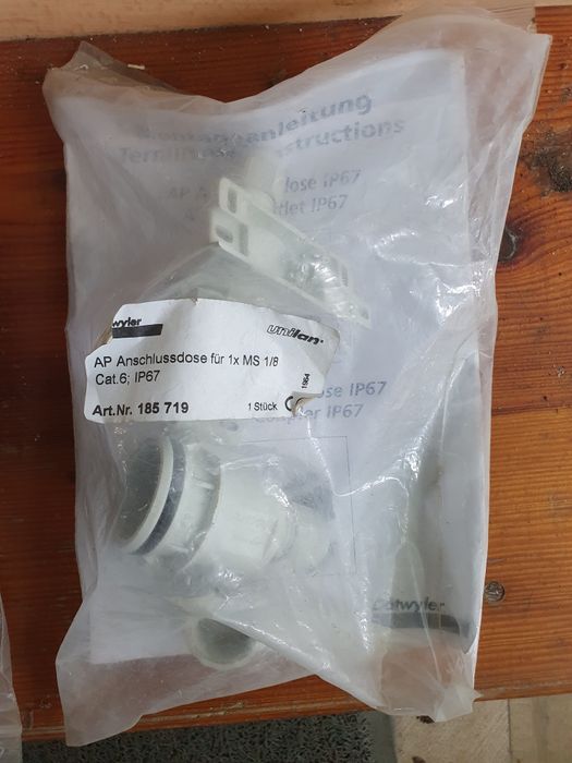 2 obudowy gniazda natynkowego Dätwyler IP67