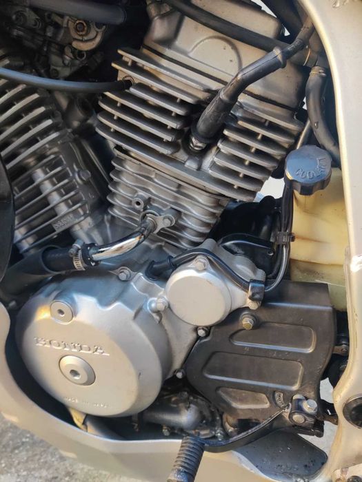 Honda Transalp XL600V 1995- Fiável e Pronta a Rodar