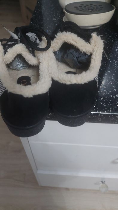 Nowe  czarne buty z kożuszkiem gucci