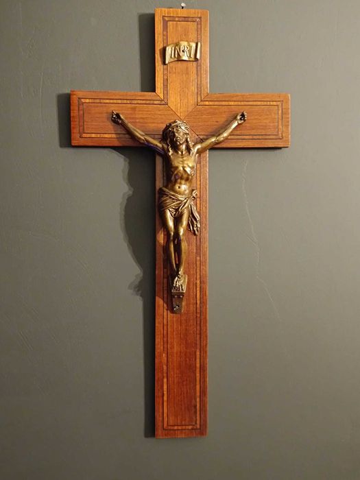 Krzyż drewniany, krucyfiks
