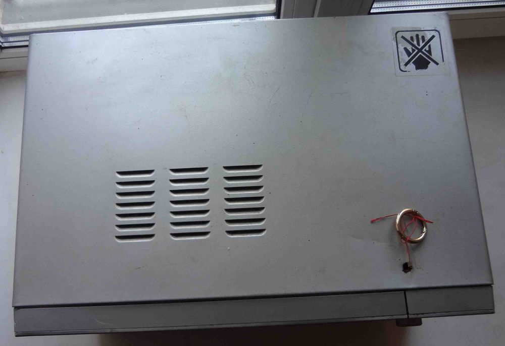 Микроволновая печь Panasonic NN-GD376S рабочая