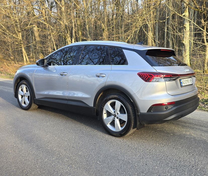Audi Q4 E-tron  .