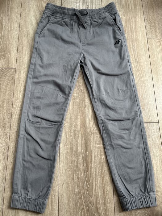 4F spodnie chlopiece rozm 146