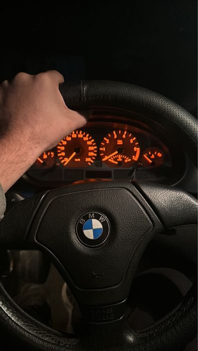 BMW E46 320i (1998)