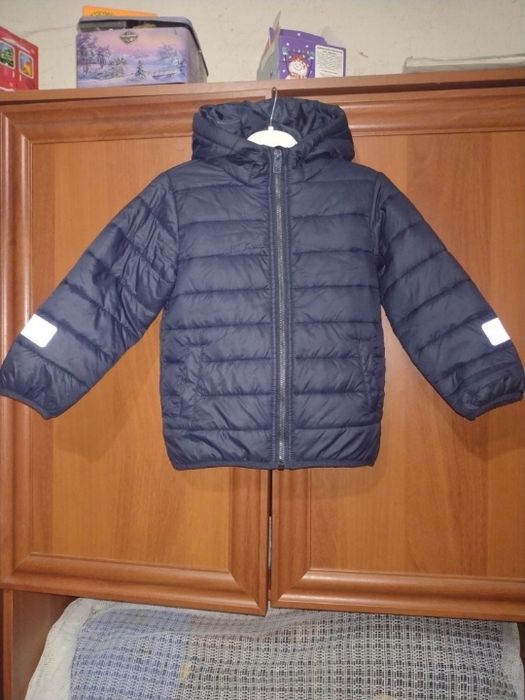 Куртка демісезонна на хлопчика.