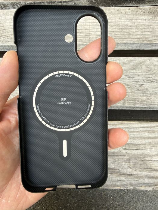 Продам Чехол Pitaka Ultra-Slim Twill Black/Grey для iPhone 17