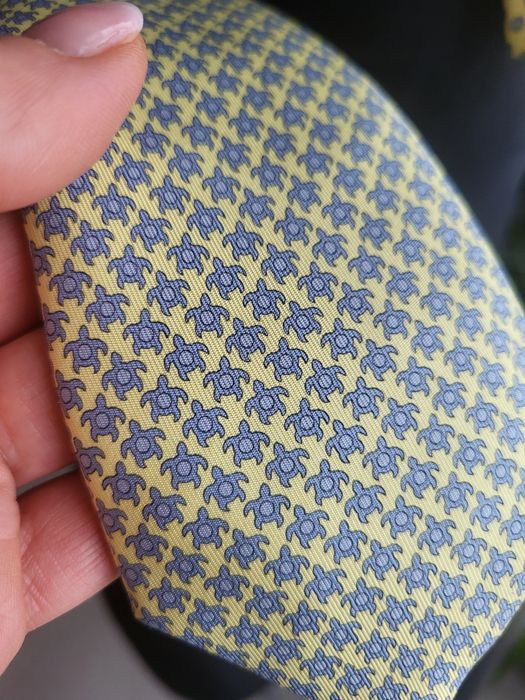 Hermés krawat jedwabny masełkowy