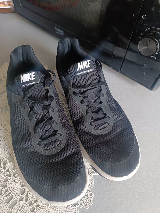Buty sportowe Nike czarne- 40.Stan bdb