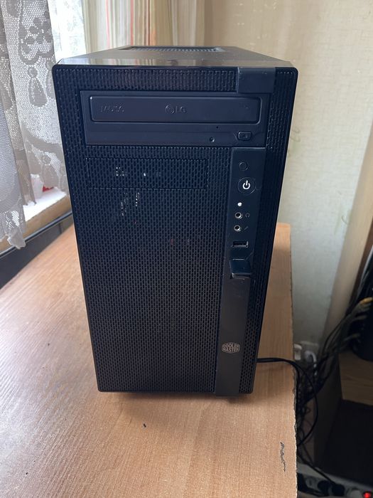 Komputer I3 7100,4GB DDR4,R9 380,Win10