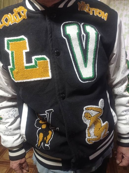 Виттон куртка оригинал