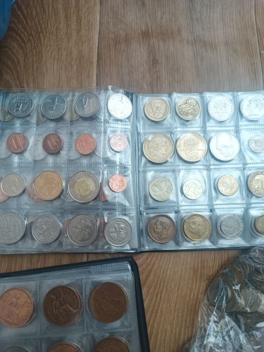 625  Монет  світу
