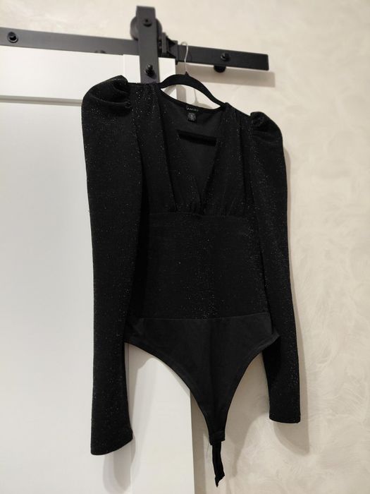 Одяг, боді новорічні, кофти, плаття, вс е разом 400