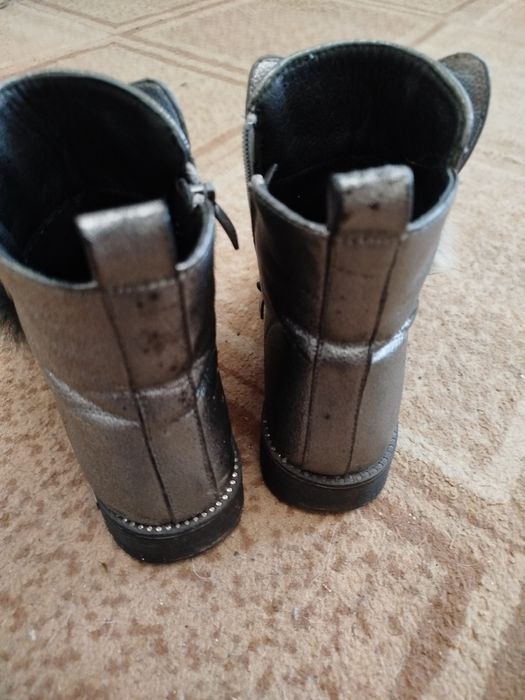 Взуття(ботинки)  на дівчинку