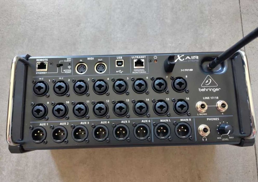 Behringer X-Air XR18