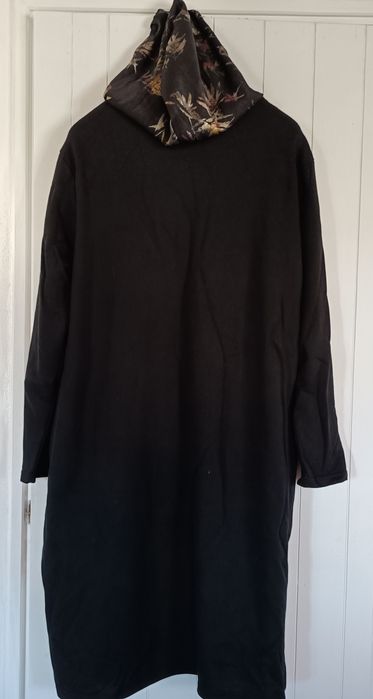 Vestido comprido em preto em algodão, da marca Fly. Veste do M ao XL