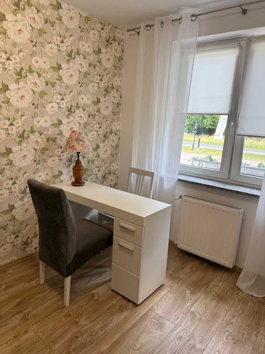 Podnajmę stanowiska manicure