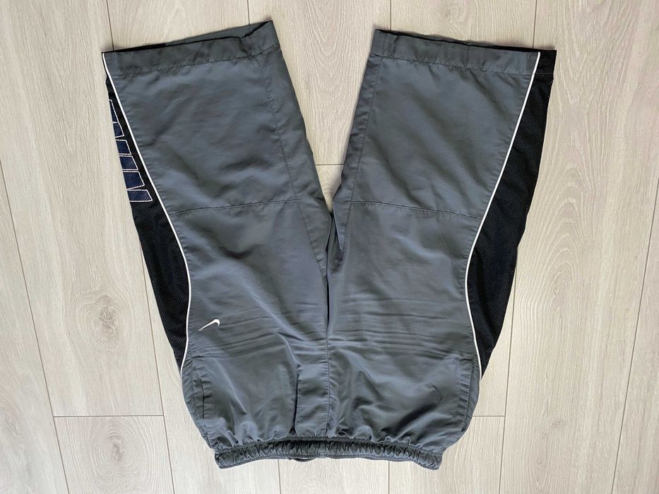 NIKE r.M oryginalne szorty sportowe vintage stan BDB