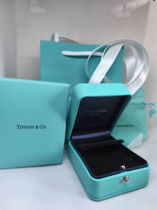 Качественная коробка для кольца.