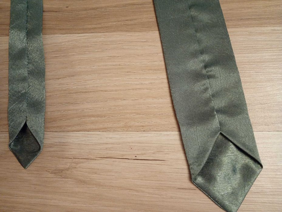 Ciemno zielony krawat