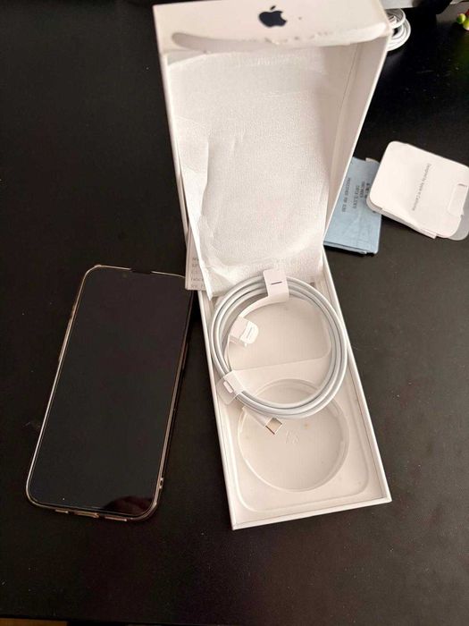 Iphone 14, como novo, com cabo usb-c, capa e película