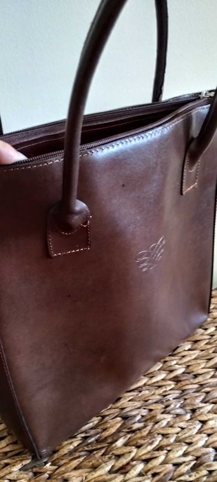 Mala de senhora em pele castanha