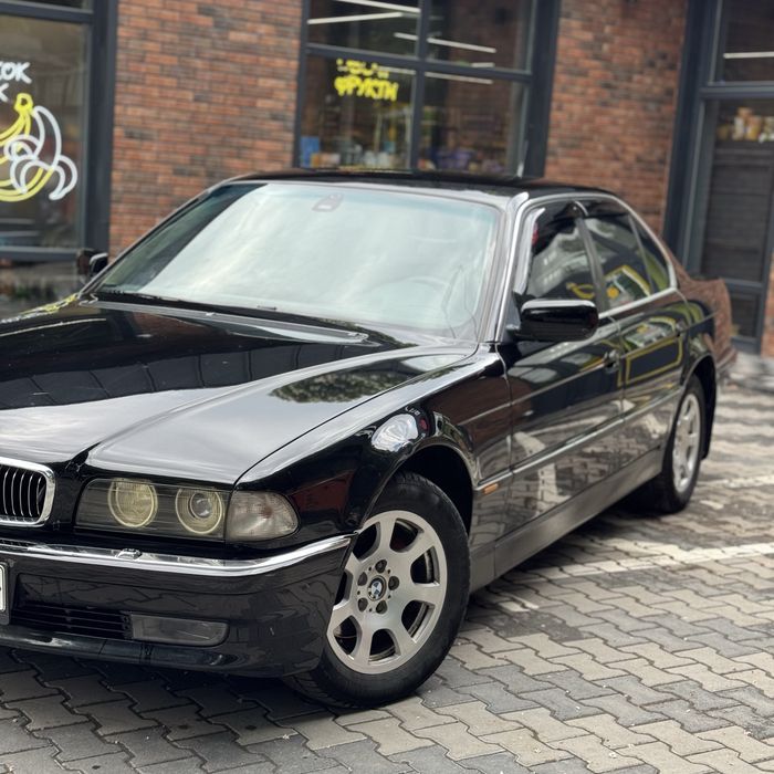 BMW e38 1994 3.0 m60
