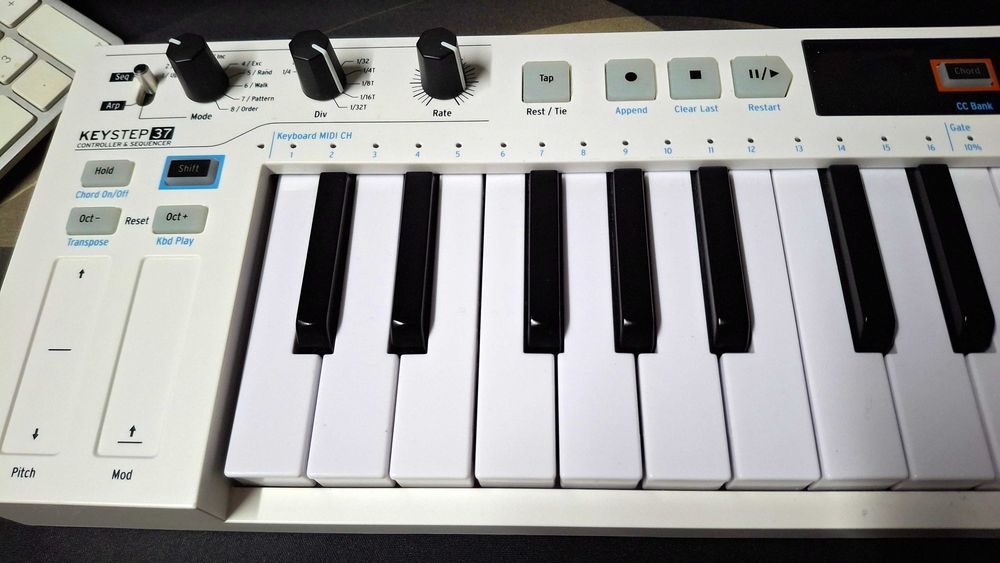 Midi Клавиатура ARTURIA Keystep 37