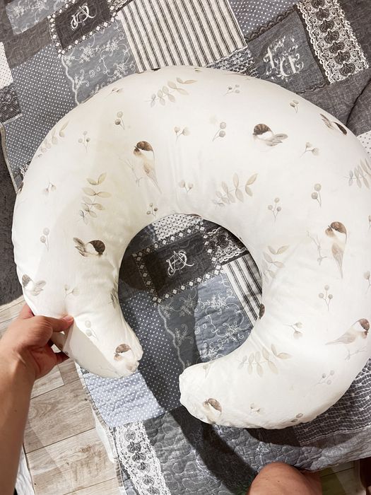 Подушка для годування