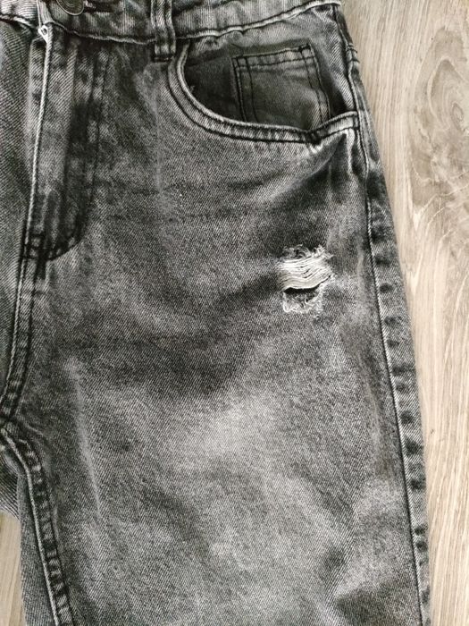 Szare przecierane spodnie r.158 cm