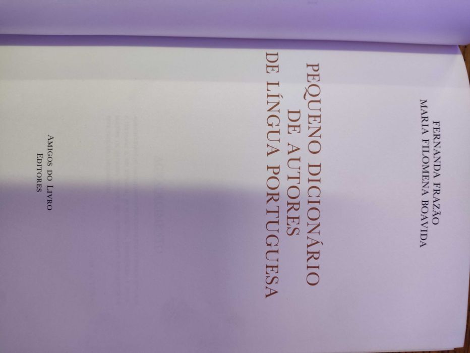 Pequeno Dicionário de Autores da Língua Portuguesa