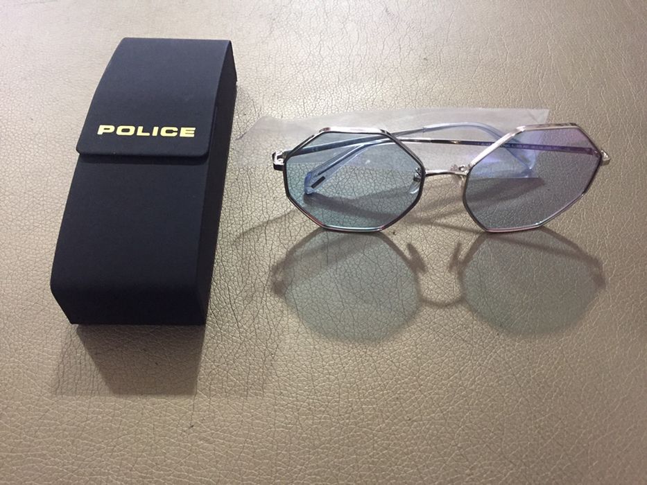 Vendo óculos de sol, completamente novos, nunca usados, originais