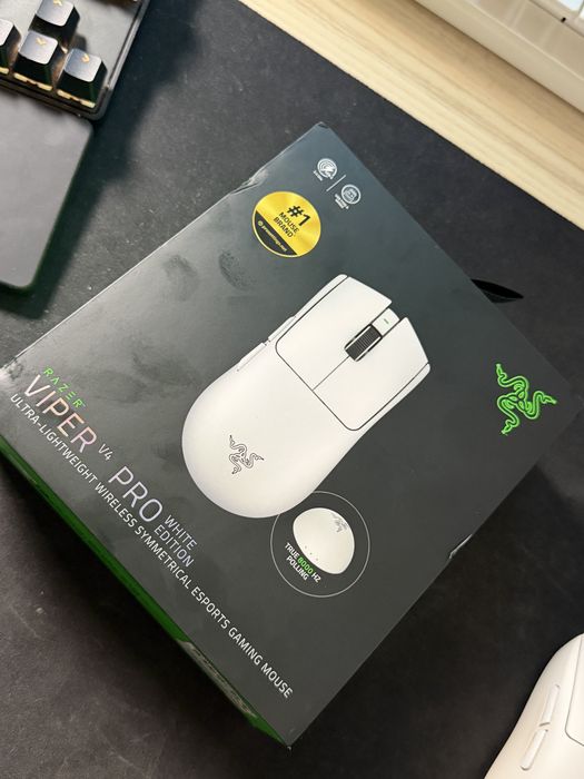 Razer Viper V4 Pro (White, Branco) Novo e selado de fabrica!