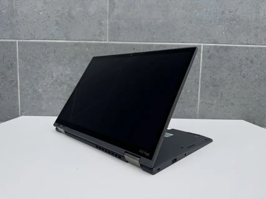 Планшет + ноутбук Lenovo ThinkPad X13 Yoga Gen 2 / Intel Core i7-1165G7 / 16 ГБ / 13.3" IPS — трансформер 2-в-1