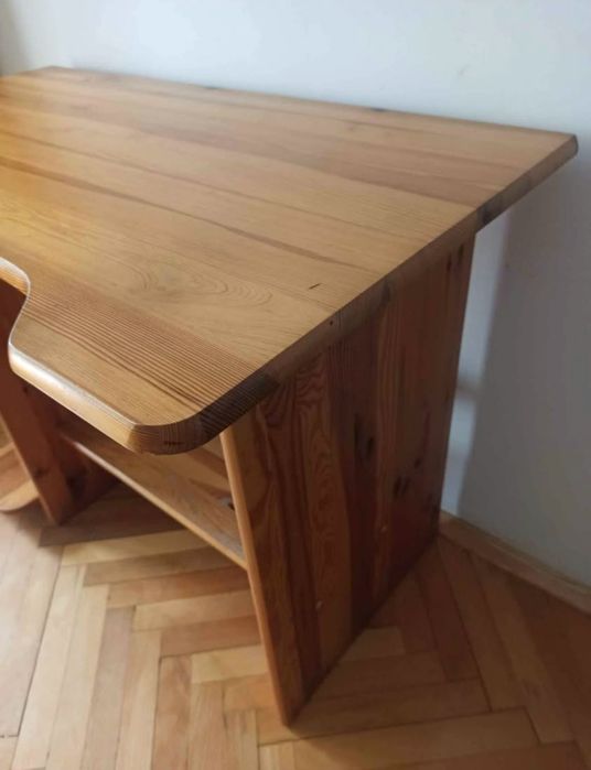 Solidne drewniane biurko