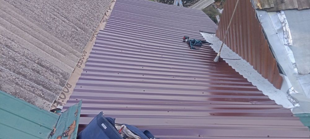 Кровля крыш. Металлоконструкции. Склад. Ремонт кровли. Профнастил