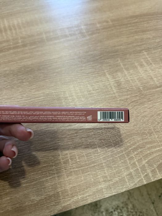 Олівець для губ Huda Beauty