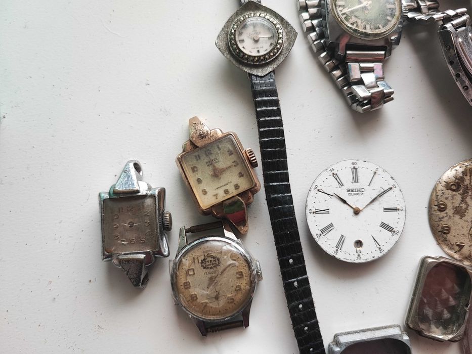 Lote de relógios para peças ou reparação