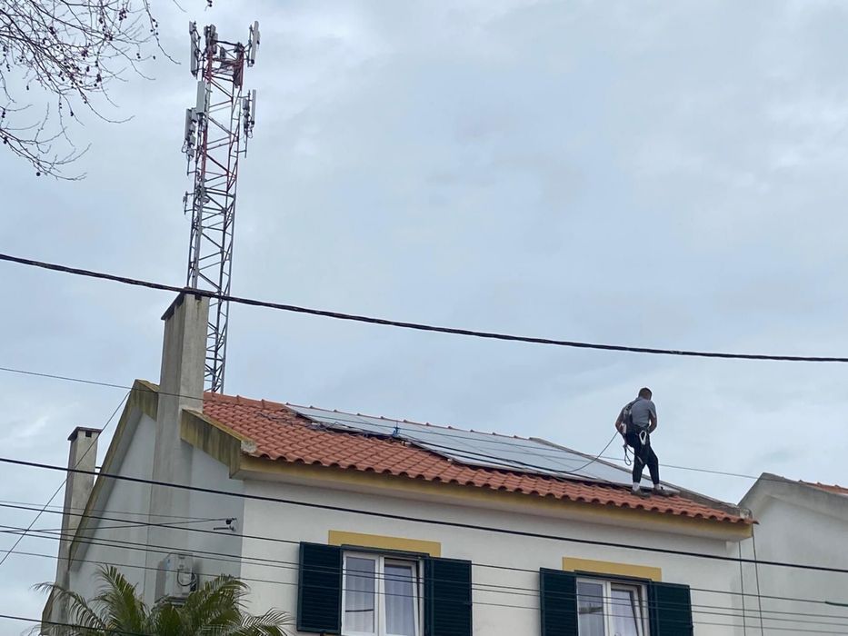 Kit solar deye 5kw + paineis + bateria 10.5kwh novos com instalacao