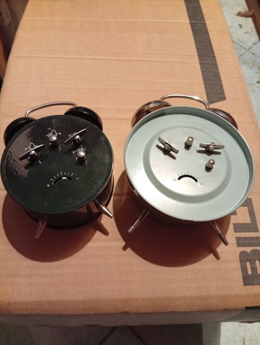 Zegar budzik dwie sztuki