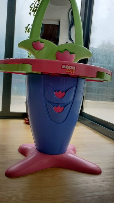 Mesa de maquilhagem menina