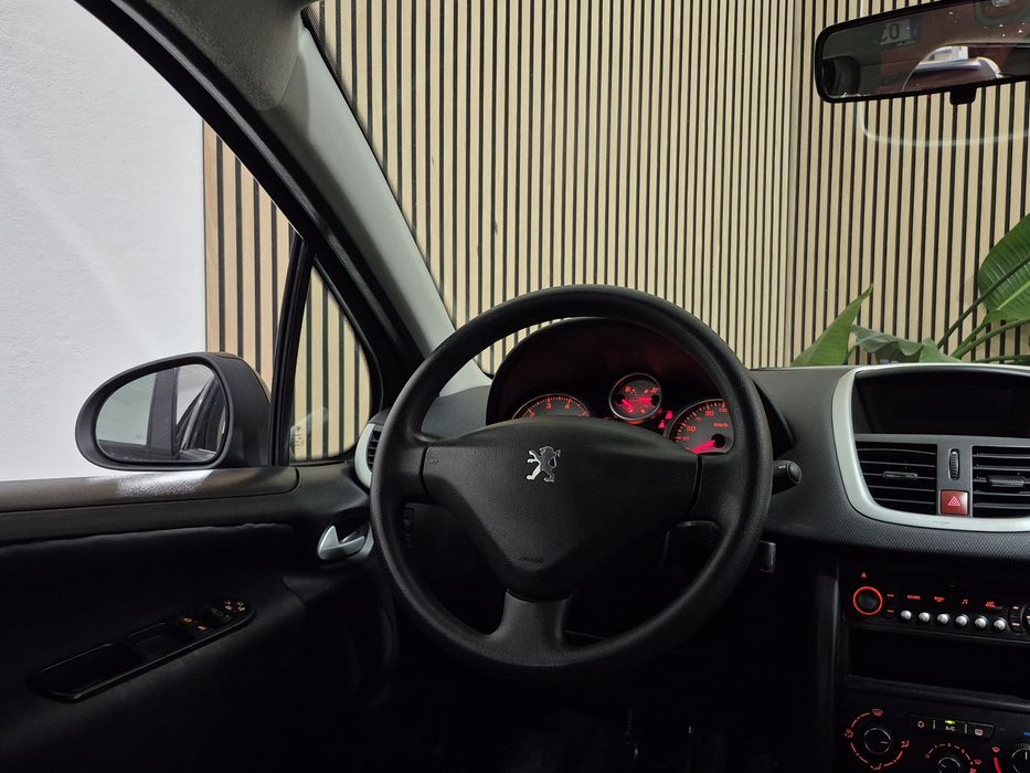 Peugeot 207 1.4 - 100.000KM | GARANTIA | NACIONAL