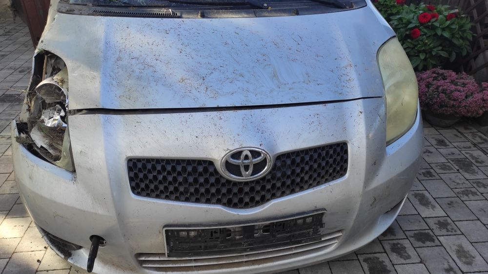 Toyota Yaris w całości